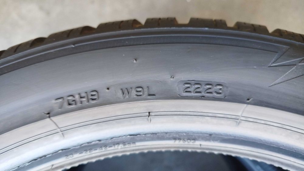 Зимни гуми 315 35 20 BRIDGESTONE - 2 бр. DOT 2223