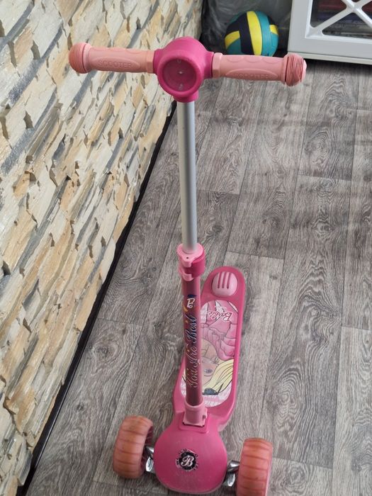 Продам детский самокат, для девочки.