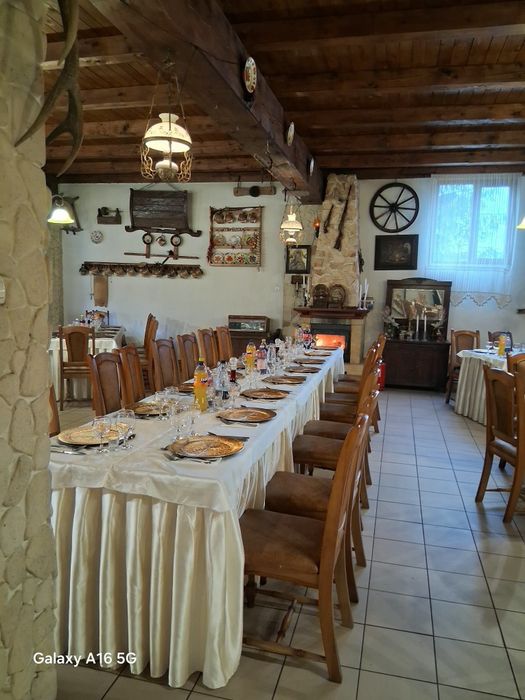 Spatiu comercial (restaurant cu sala de evenimente si magazin)la cheie.