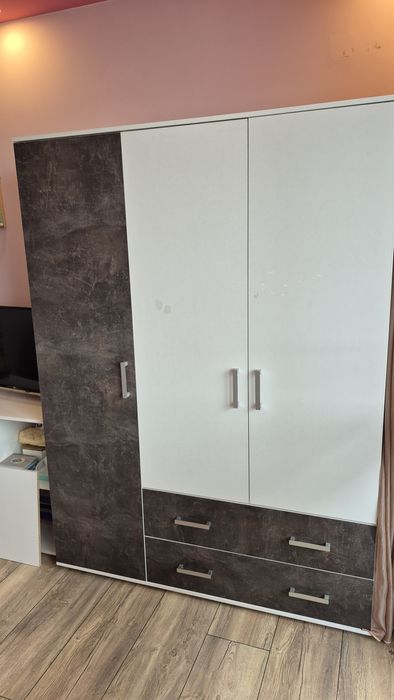 Гардероб трикрилен