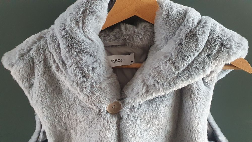 Продавам пролетно-есенен дълъг елек