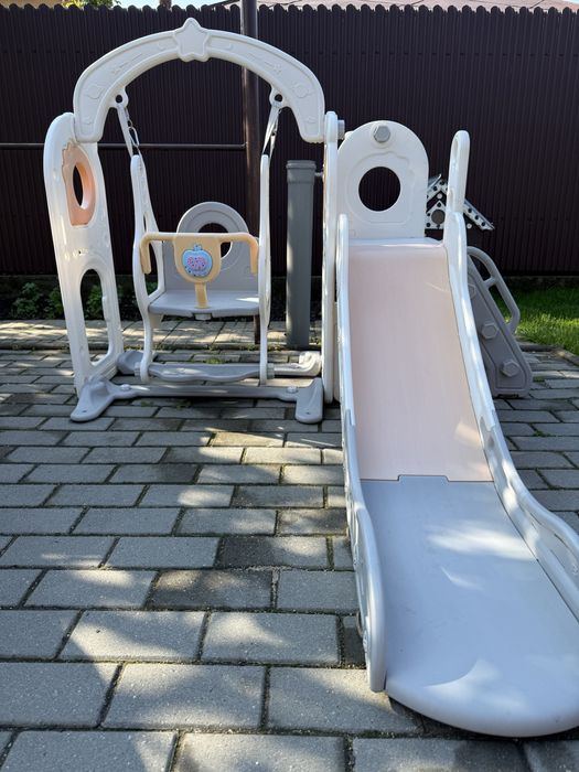 Vand loc de joaca pentru copii