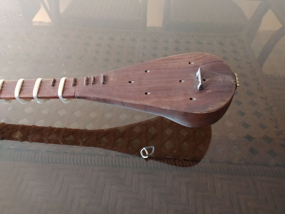 Продаётся старый танбур