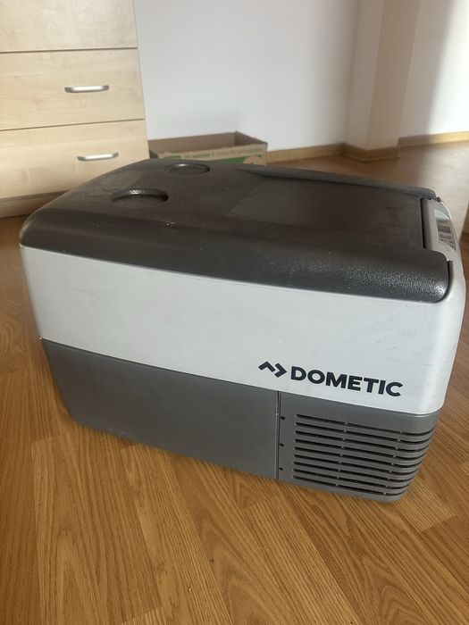 Vand frigider auto DOMETIC