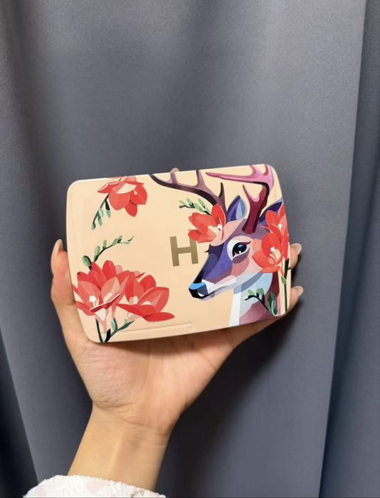 hourglass  палетка сатам срочно