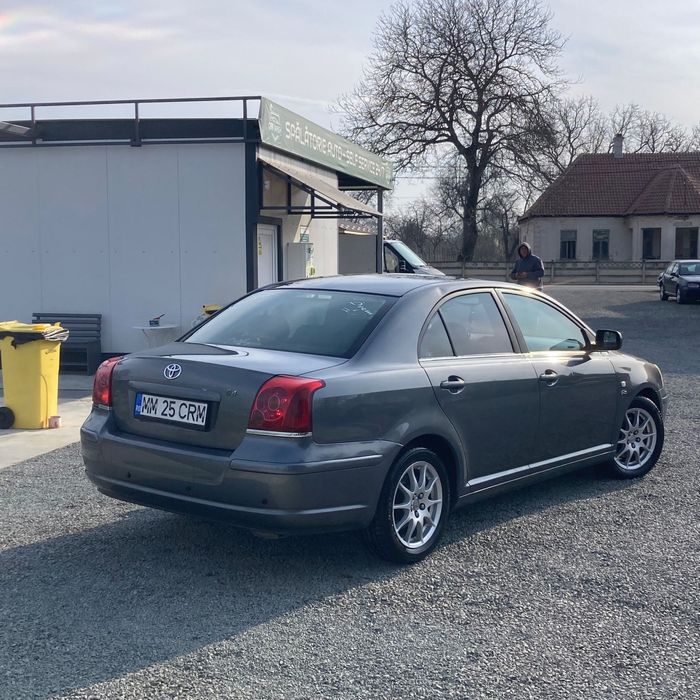 vand sau schimb Toyota avensis