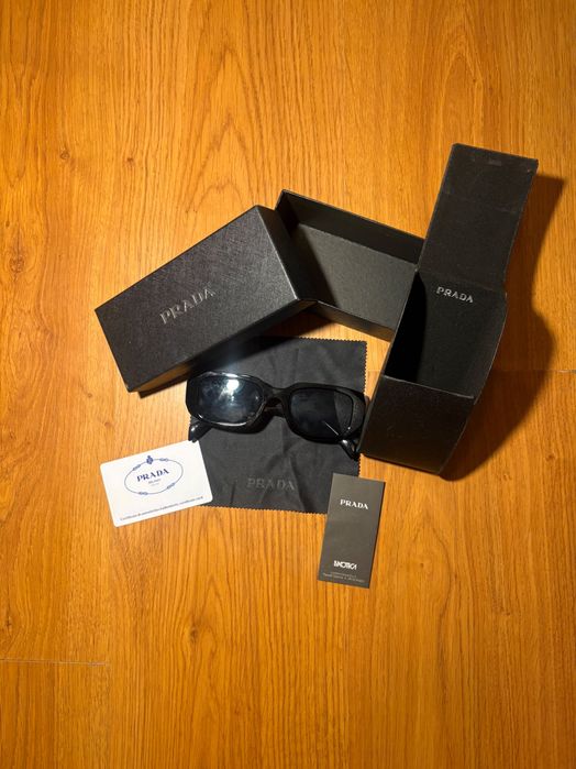 Слънчеви очила Prada