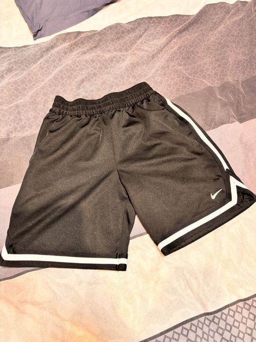 Дават се горно на Hoodrich,Nike и къси гащи Nike!Виж Описаниерто!