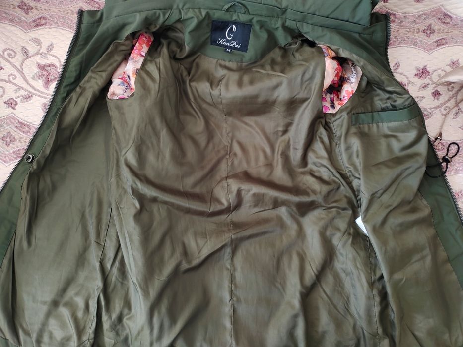 Продам 2 куртки - весенние, недорого