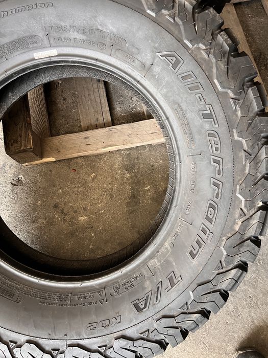 2 anvelope NOI 255/75/17 , Bf Goodrich , All Terrain T\A