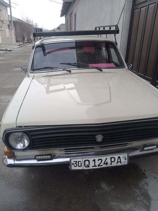 Gaz 24 ( Volga }