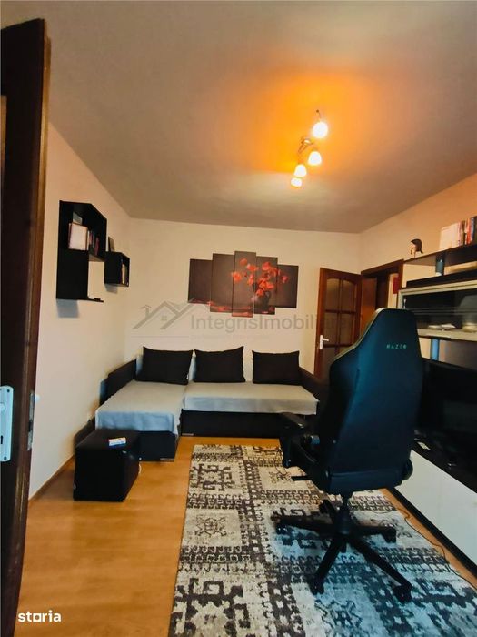 Apartament cu 2 camere, semidecomandat, tip X, zona Iosia