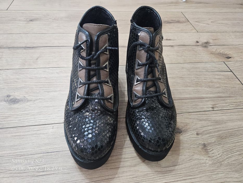 Дамски обувки два чифта