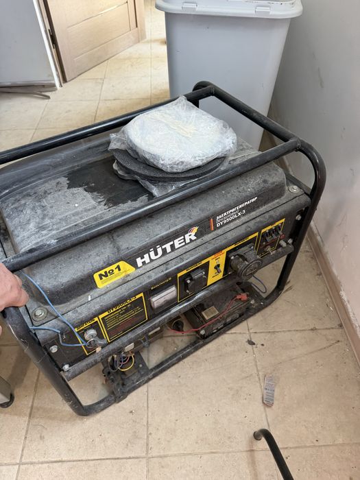 электрогенератор Huter DY9500LX-3.