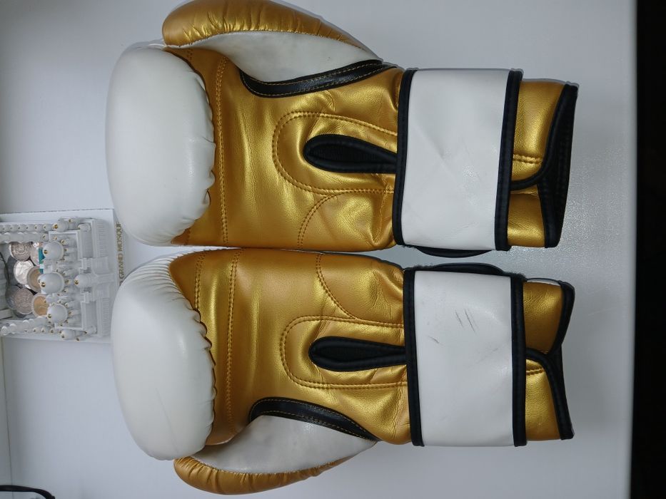 Перчатки EVERLAST.   .