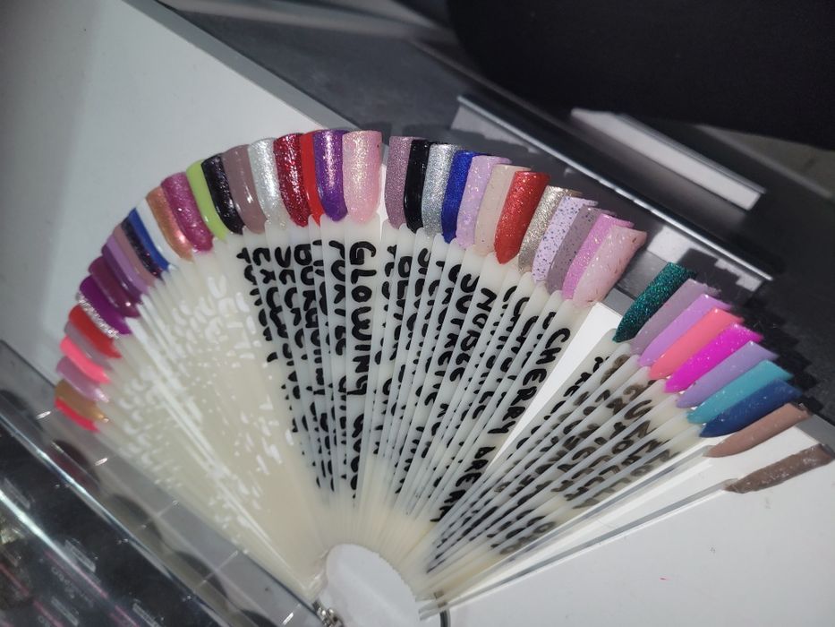 Geluri si oje semipermanente