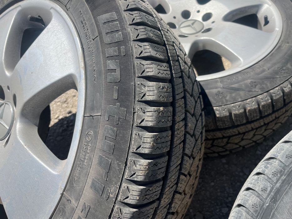 Гуми с джанти Мерцедес 17 ки