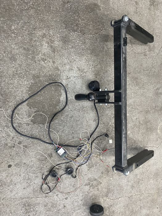 Теглич за Audi A4 b8, Ауди