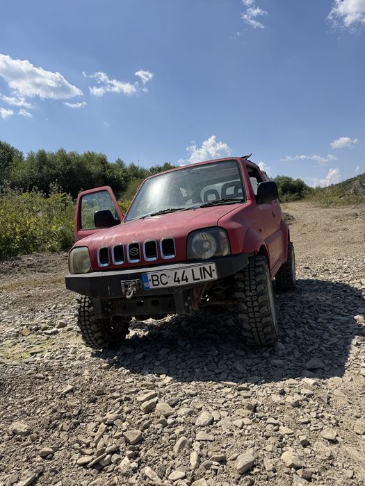 Suzuki Jimny cu volan pe dreapta