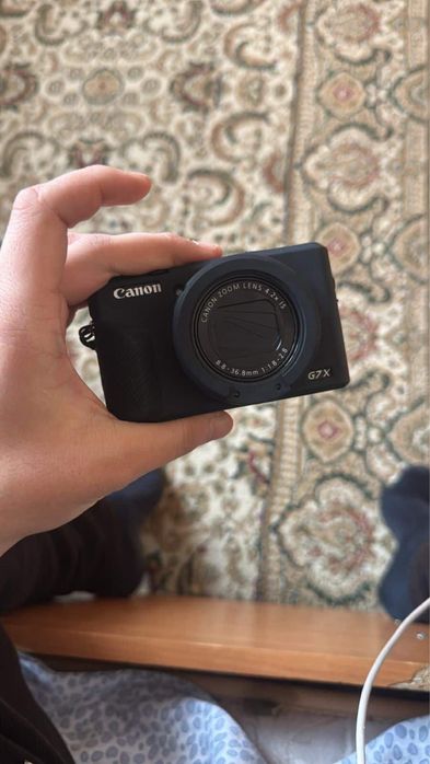 Продам фотоаппарат Canon Mark