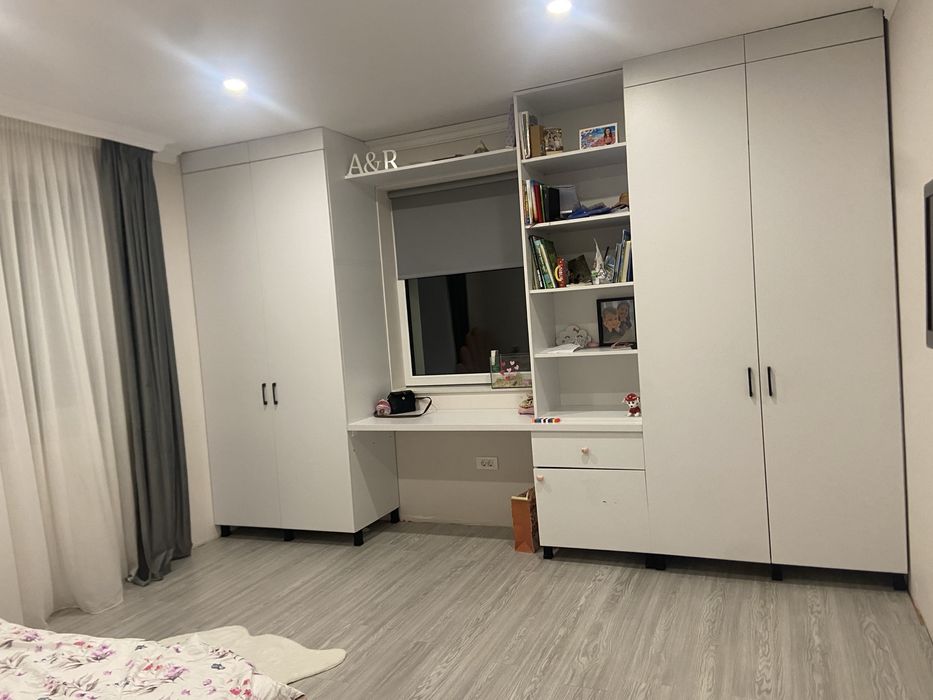 Vand Dulap cu birou!