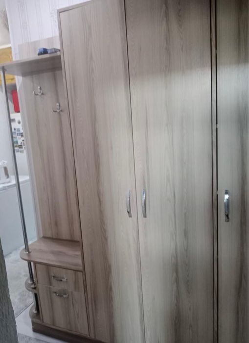 Продам шкаф для прихожей