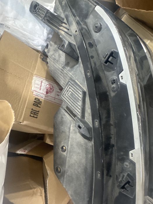 Sarento фара срочно. Продам левый