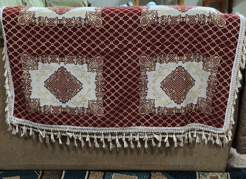 Скатерть в отличном состоянии 120х180 см.