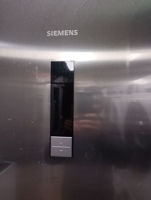 Огромен иноксов хладилник Сименс Siemens 2 години Гаранция!
