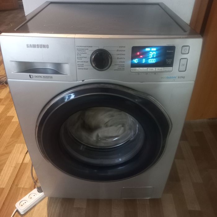 Продам стиральную машинку.