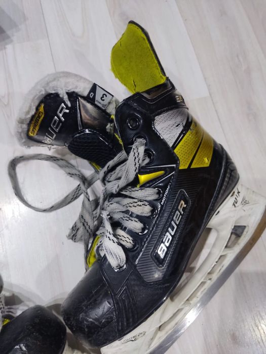 Продам хоккейные коньки