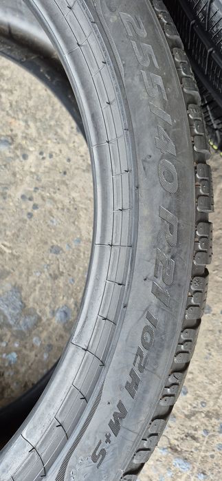 4 anvelope iarna Pirelli,fata 255/40/21,spate 285/35/21,dot 2022-2024.Pretul este pe bucata.