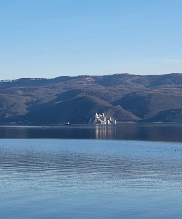 Teren cu deschidere la Dunăre