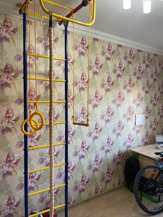 Турник с канатом и кольцами