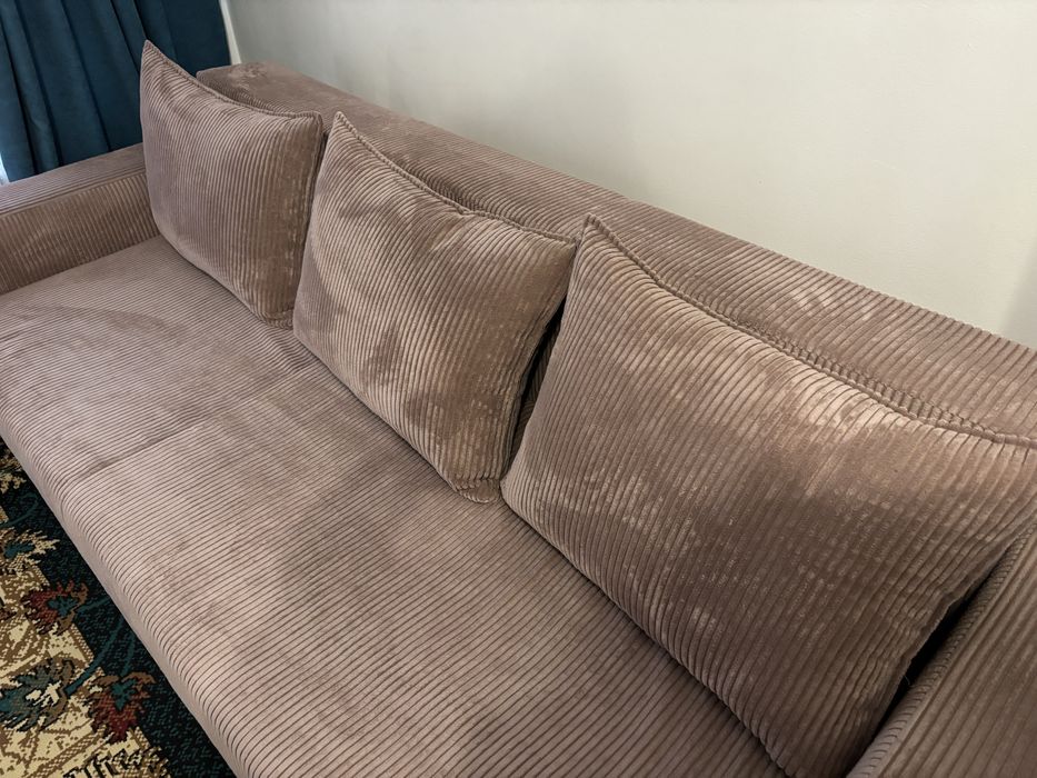 Canapea extensibila cu lada de depozitare