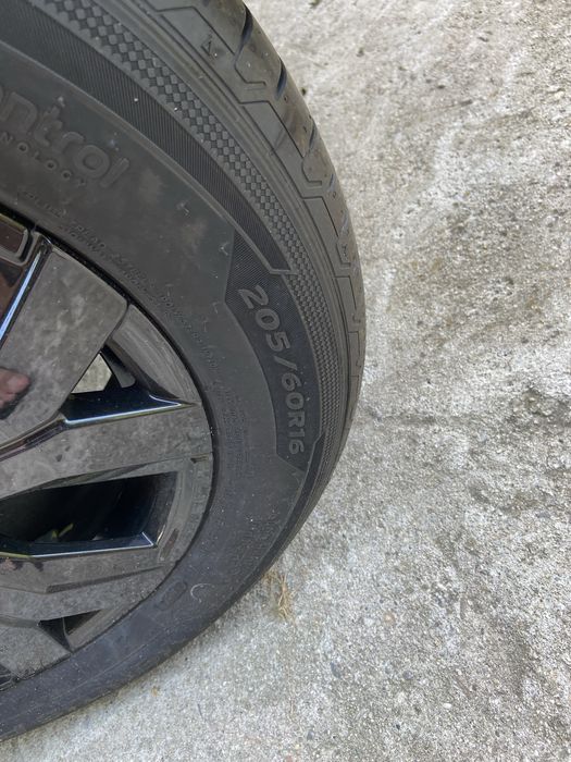 Anvelope aproape noi 205 60 16 Hankook
