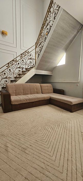 Диван-кровать почти новый