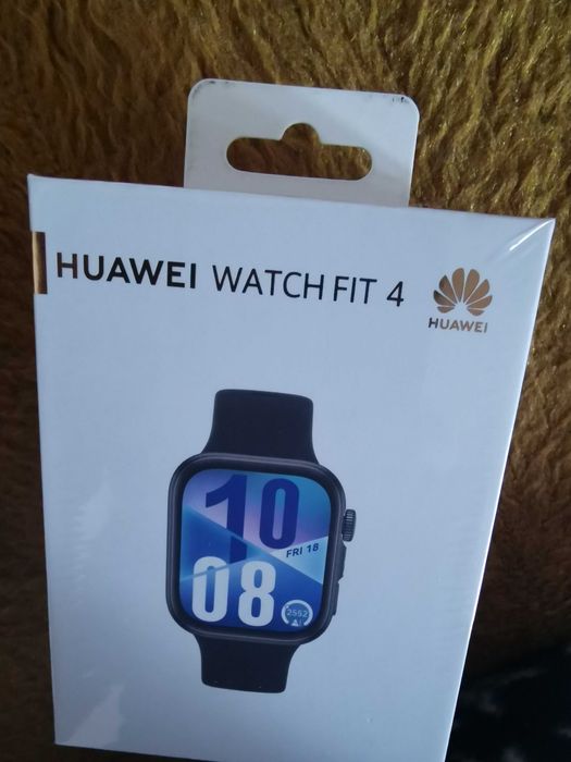 Смарт часовник HUAWEI WATCH FIT 4