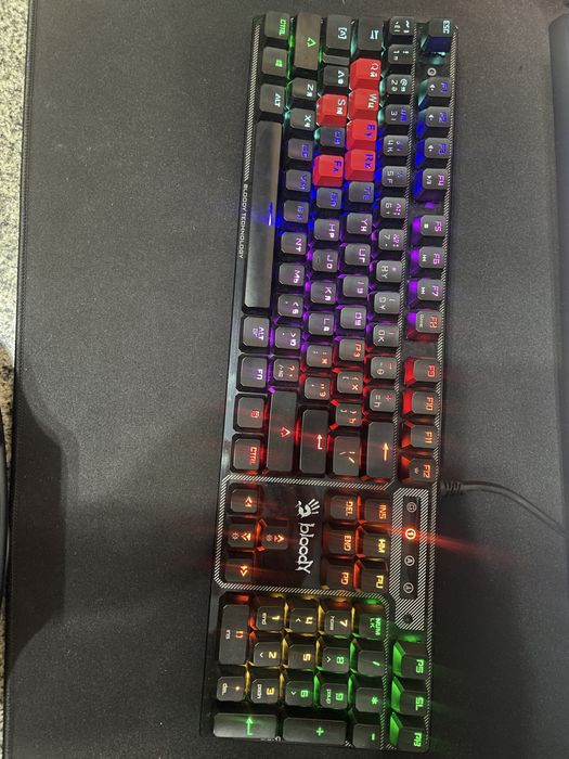 Продам механическую клавиатуру