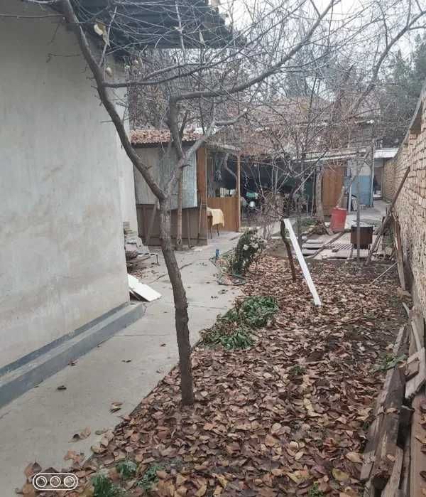 2 сотки  под нежилой Яккасарай р-н