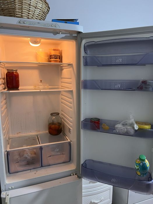 Продается холодильник БИРЮСА