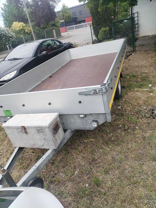 Vând remorcă 750 kg se conduce cu categoria B