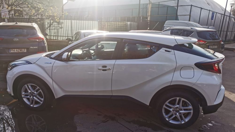 Toyota C-HR / 1.8  Benzina - Hybrid / CarPlay / Facelift / Camera /