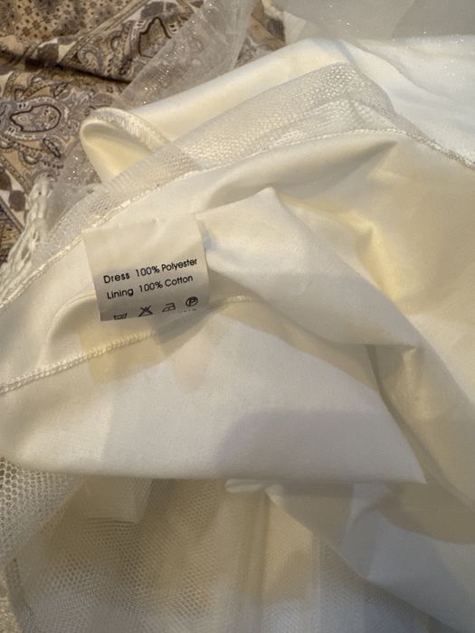 Продам красивое платье для девочки