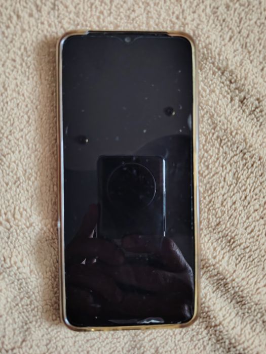 Продам телефон Vivo Y33s