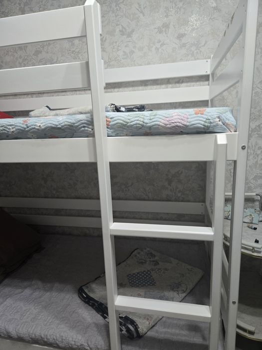 Детская двухярусная кровать