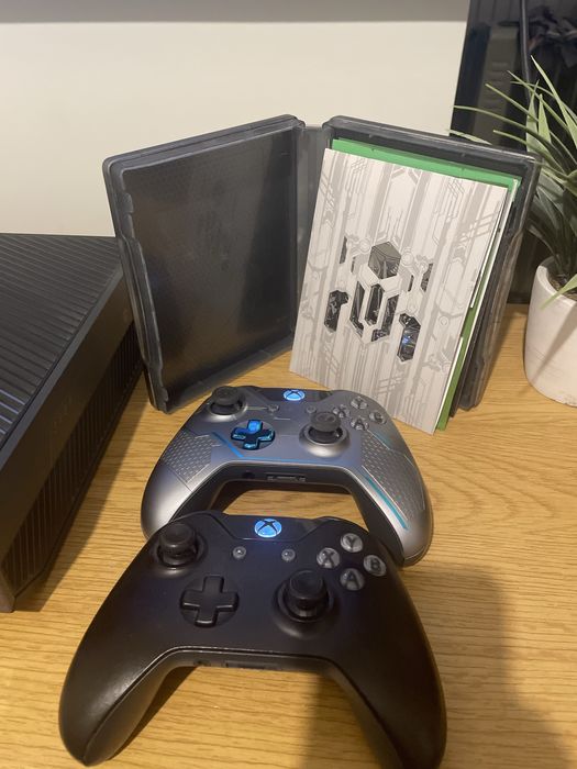 Xbox One 1TB Halo Edition Special