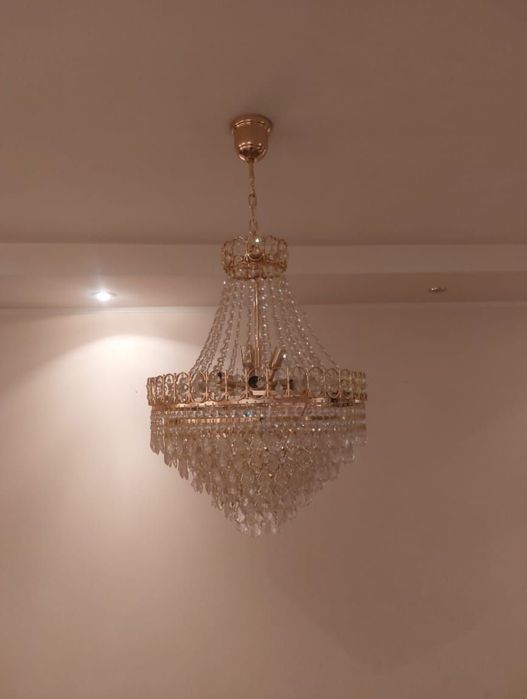 Продается большая люстра