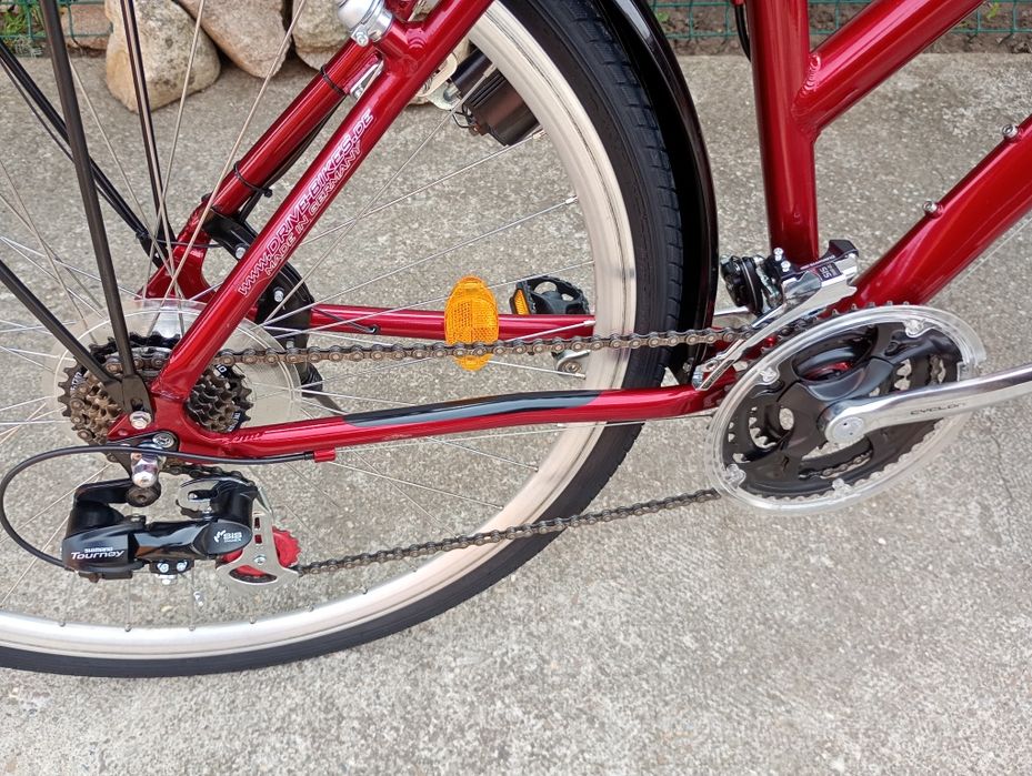 Vând bicicletă damă DRIVE,roti 28,cu 21 viteze,stare ca nouă !
