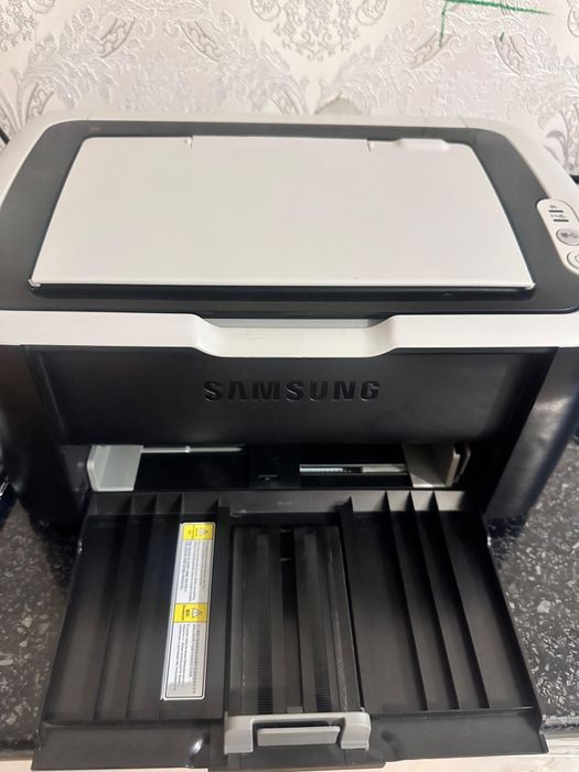 Продам принтер лазерный